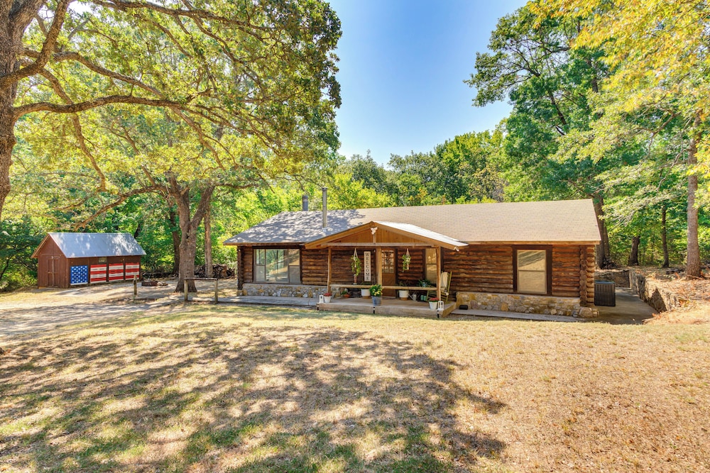 Davis Cabin w/ Fire Pit: Close to Turner Falls! view 3