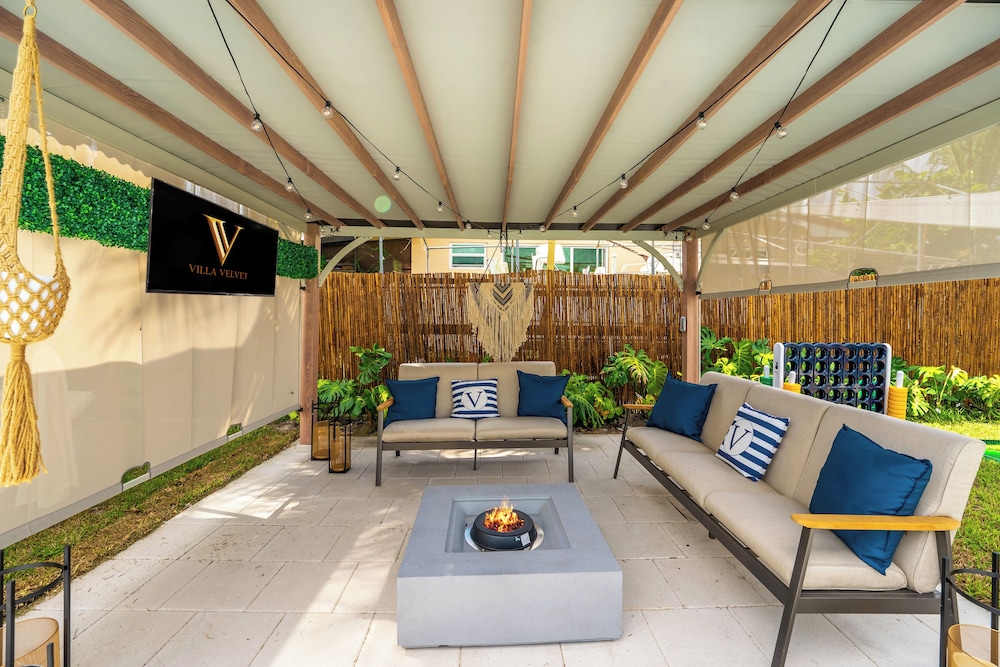 Villa Velvet