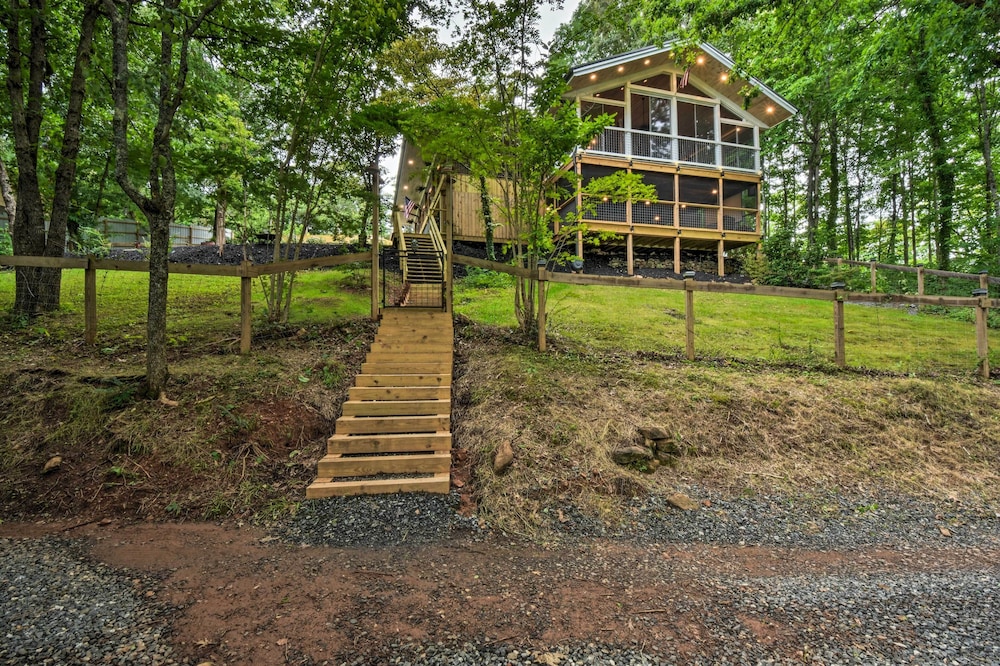 Hiawassee Getaway w/ Hot Tub, Deck & Lake Access! view 4