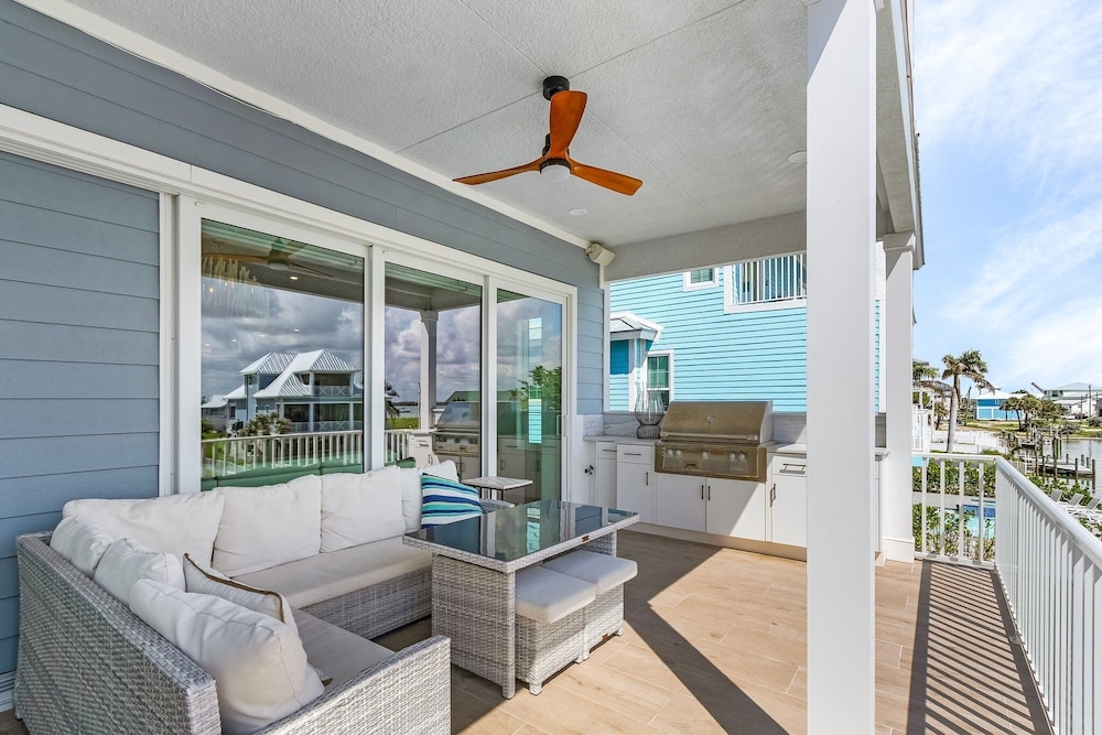 673 White Sands Retreat: Bay Views, Pool, Elevator 5 Bedroom Home