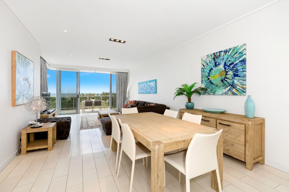 Luxury Apartments on Bells Boulevard