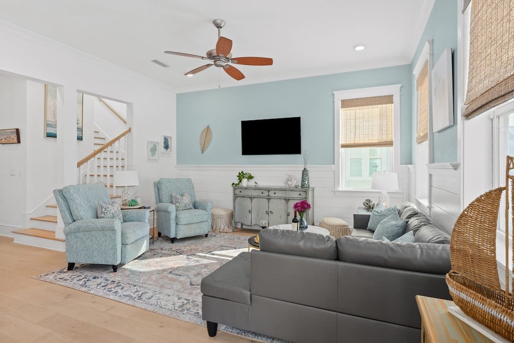 Walk to the Beach Pool 5bdr 3 Porches Beach Sea-ker s Retreat by Avantstay