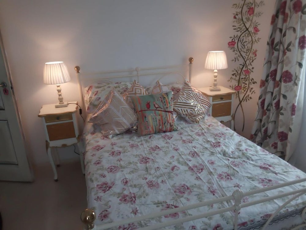 Stunning 3-bed Villa in the Small Village view 4