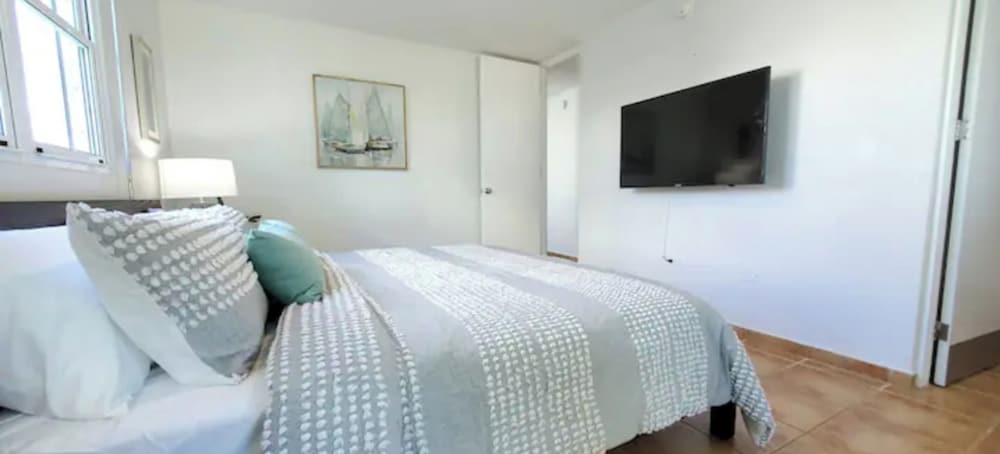 Beachside Adventure Suites - Property Image 10