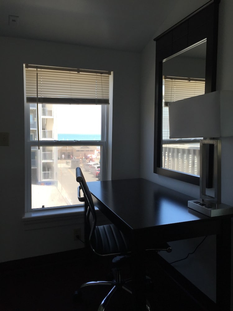 The Wellington Hotel & Suites Oceanblock