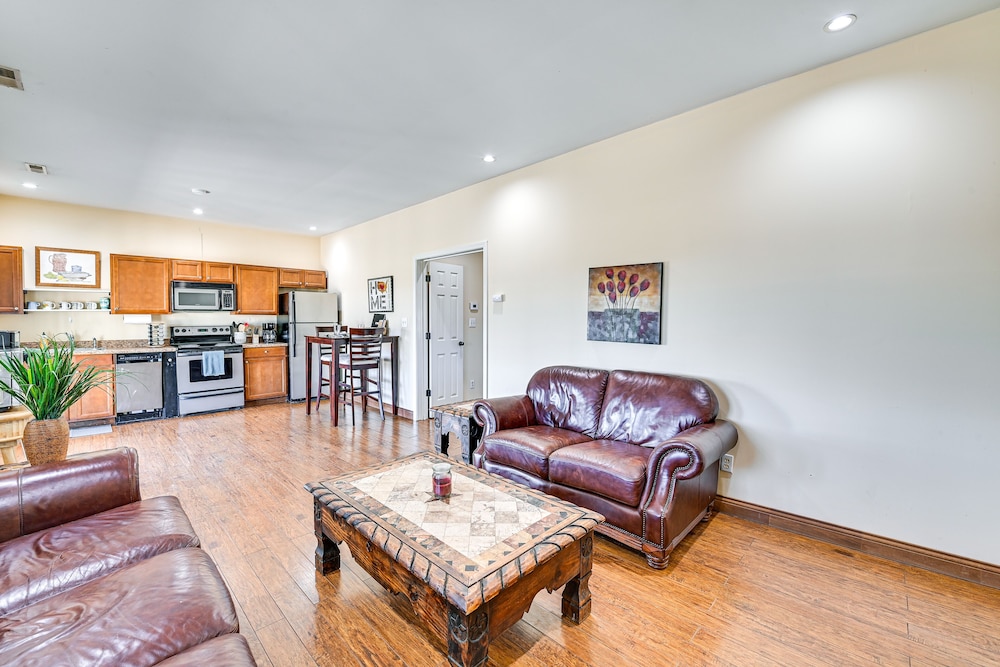 Smithfield Vacation Rental ~ 5 Mi to Lake Jericho! view 4