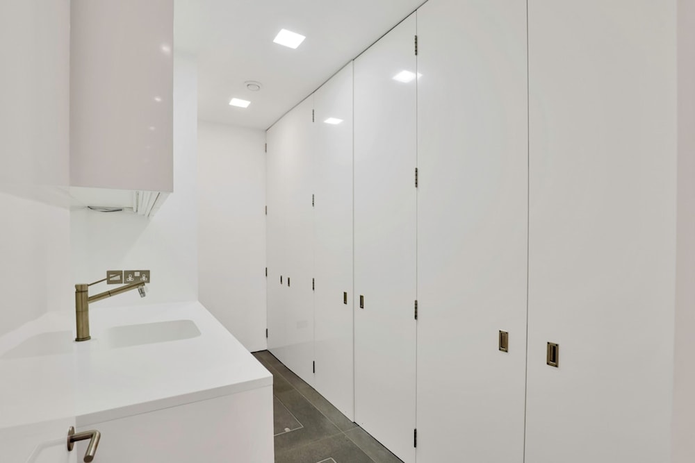 Paddington Luxury 3-bed Mews Private Cinema Gym