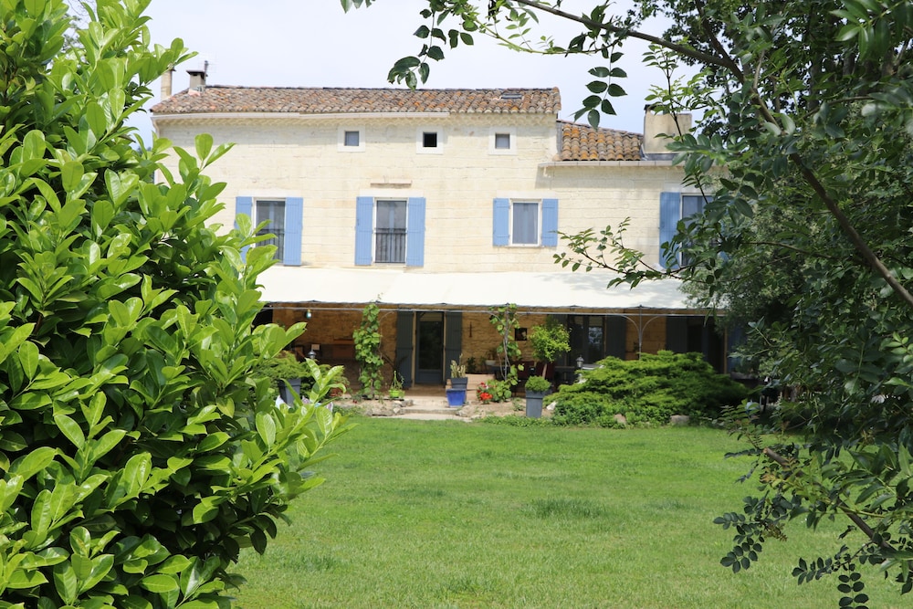 Mas Des Cerisiers photo 1