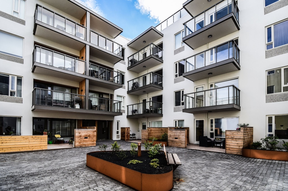 Apartment FR8