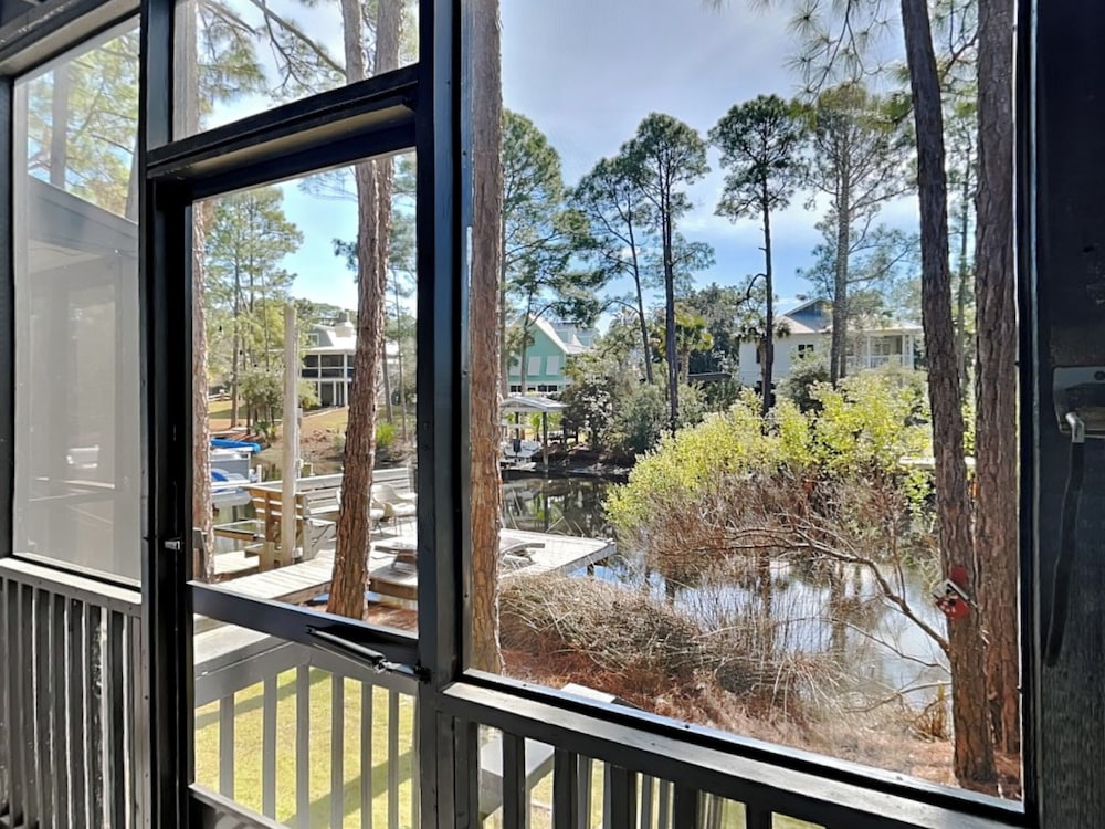 Easy on Eastern Lake by Southern Vacation Rentals