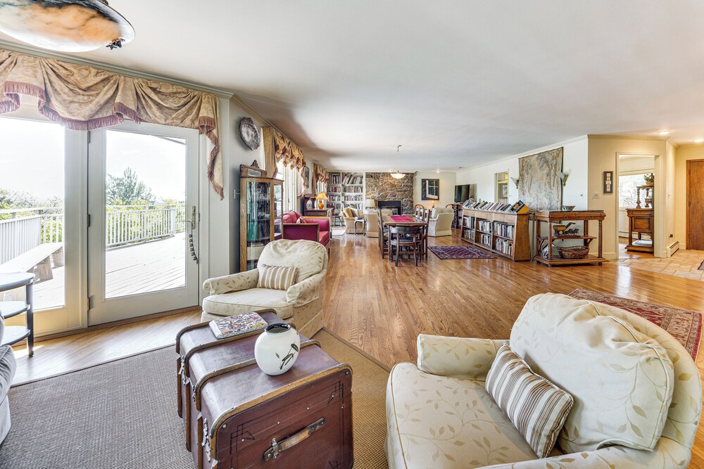 Deck & Mtn Views: Home in Colorado Springs