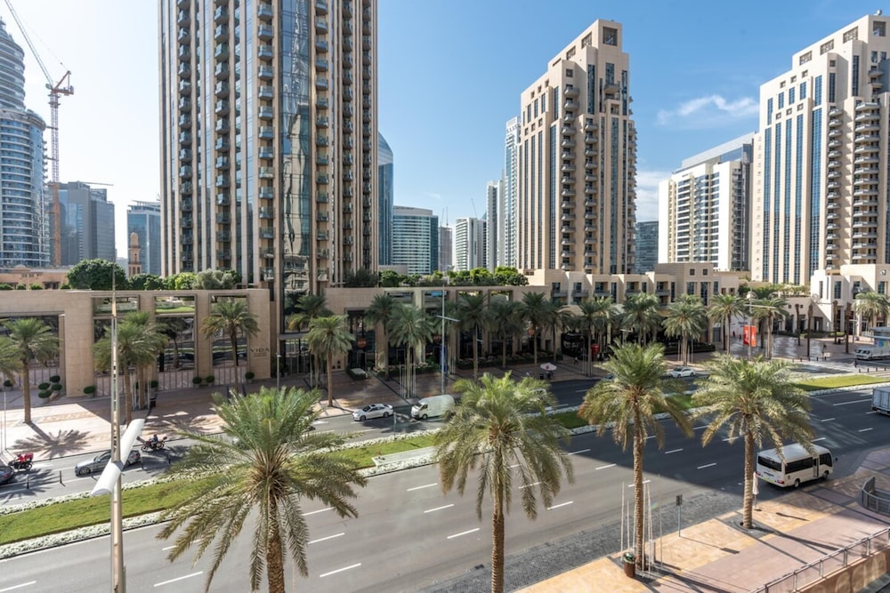 Stylish Studio Apartment w/ Patio, Downtown Dubai