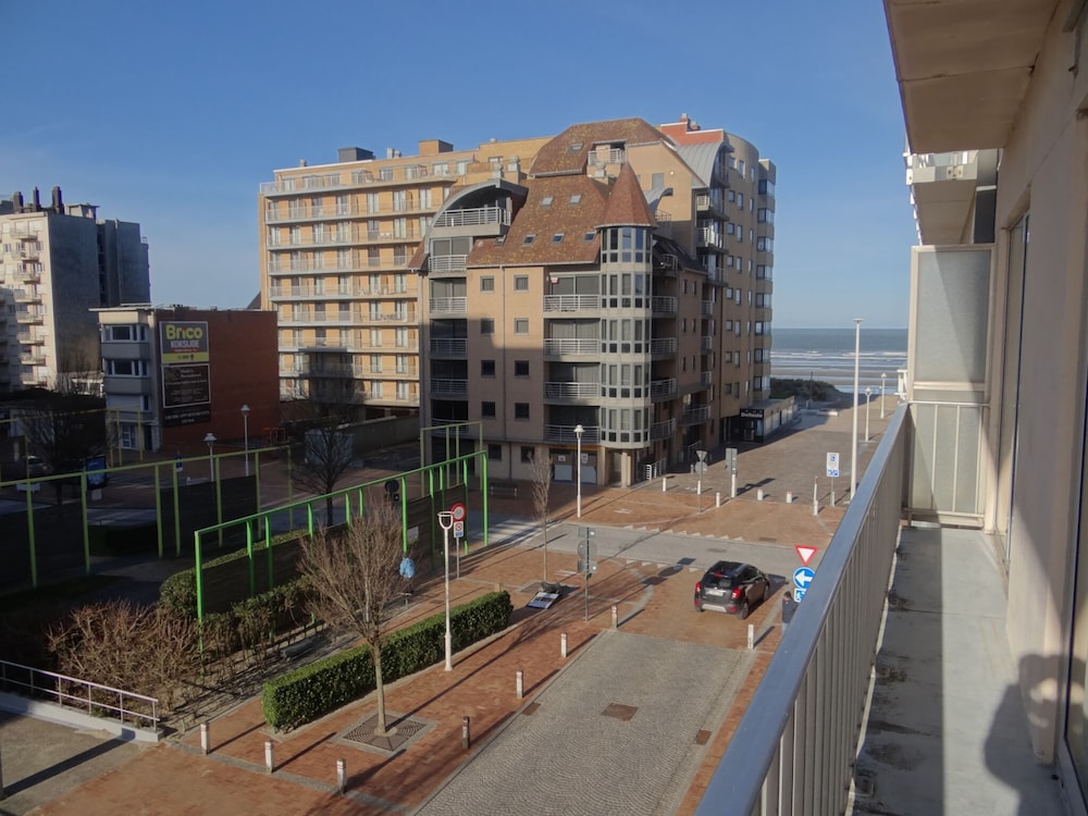Apartment in Nieuwpoort With the Beach