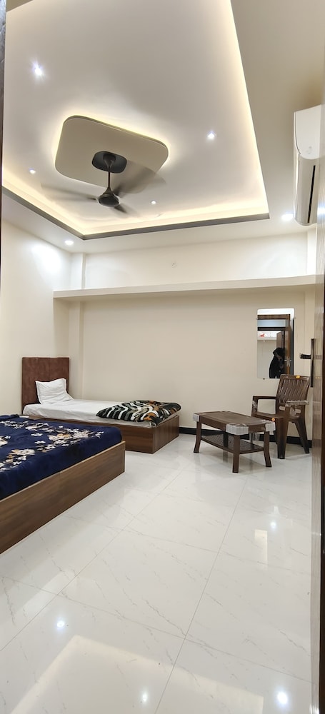 Shri Anant Mahadev Guest House