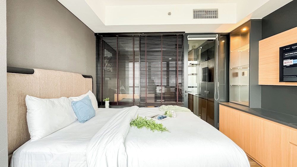 Urban Industrial Touch 1Br Apartment At The Smith Alam Sutera