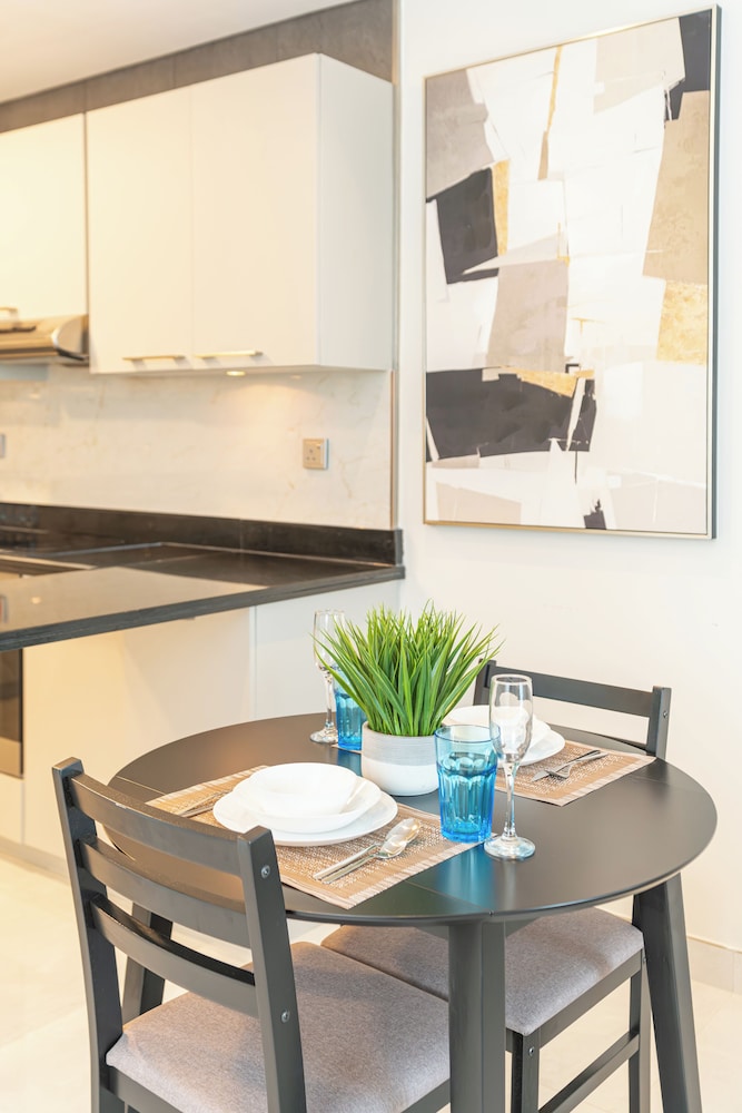 PVH - Refined 1BR - Cayan Tower