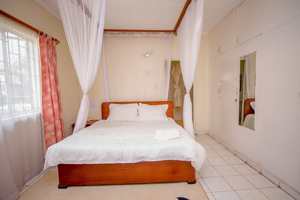 Ivys Inn Guest House