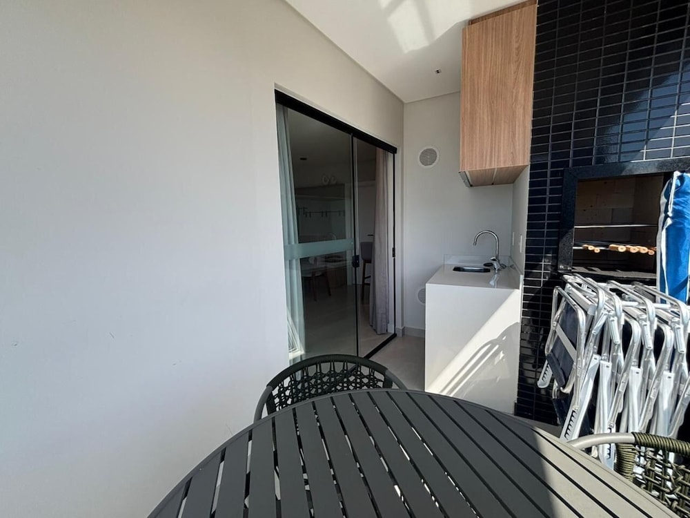 Partial Ocean View Apt w/ Barbecue Grill Axp1301