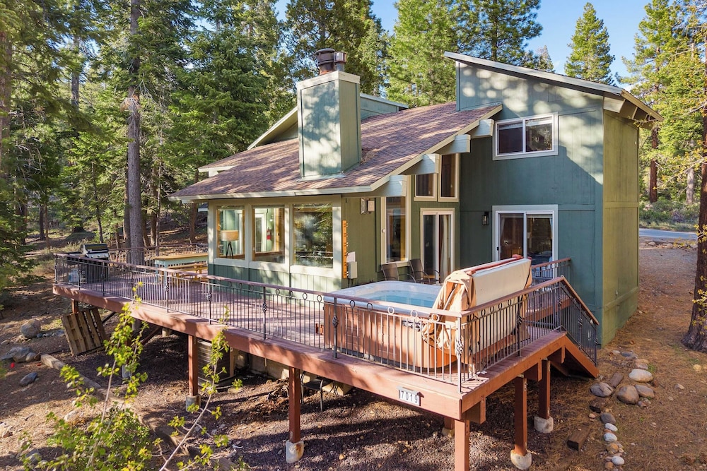 Year-round Tahoe Escape With Hot Tub & Outdoor Dining Timberline Haven by Avantstay