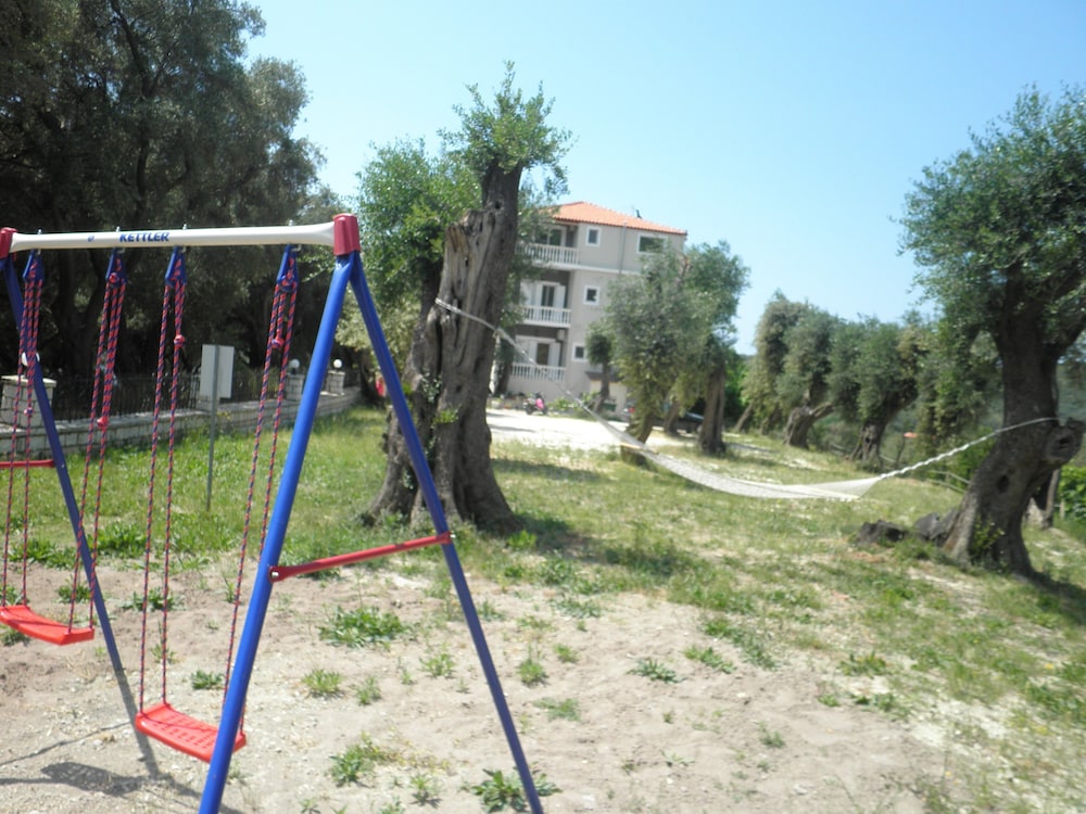 Kanali Village