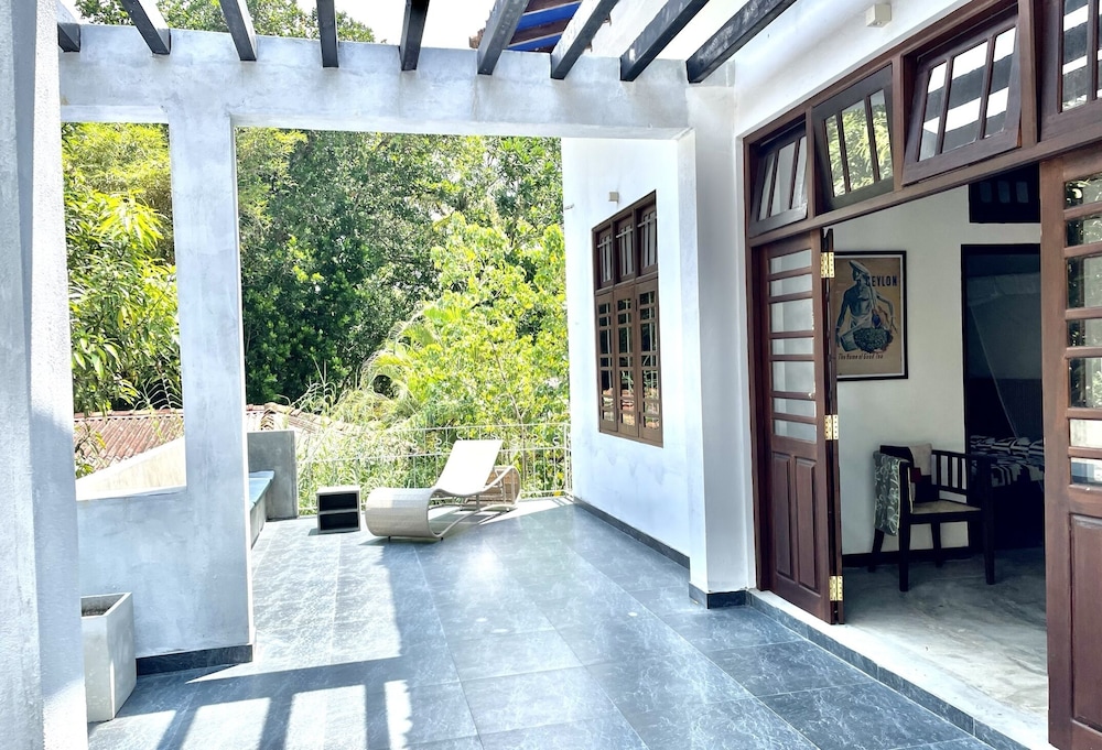 Isana Beach House