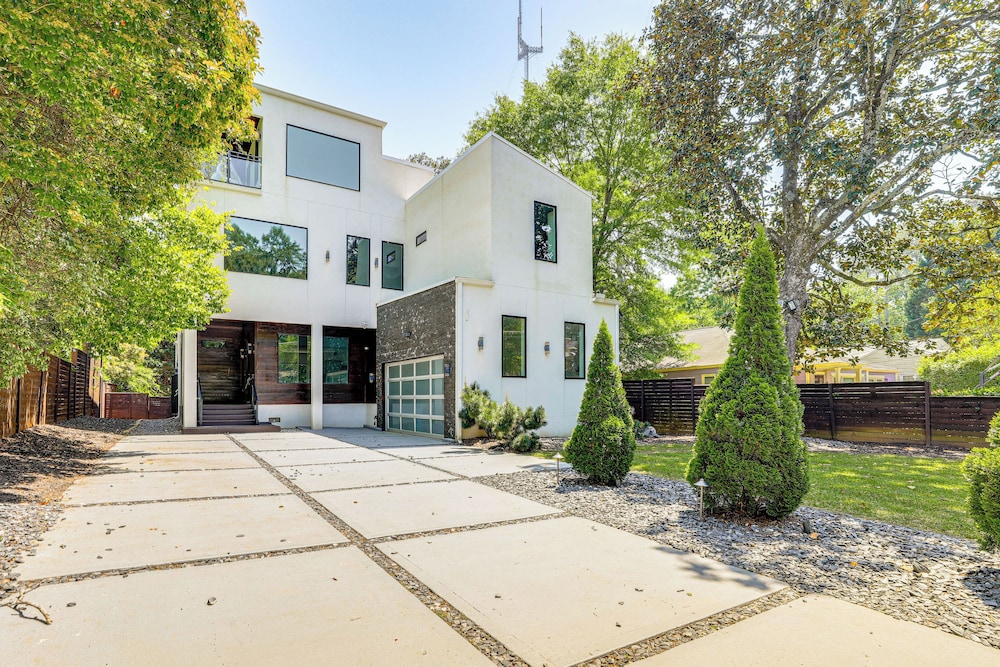 Luxe Buckhead Retreat 6 Mi to Dtwn Atlanta