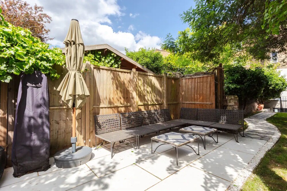 Stunning 2 Bedroom House in Peaceful London Fields