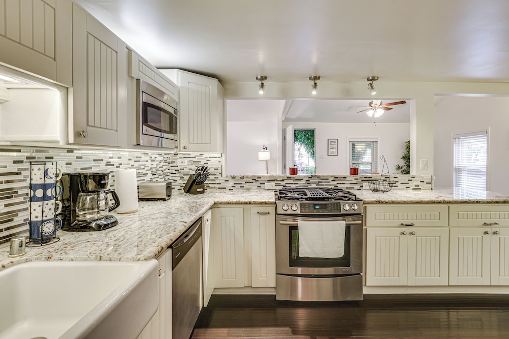 2 Mi to Ocean: Pet-friendly Imperial Beach Retreat