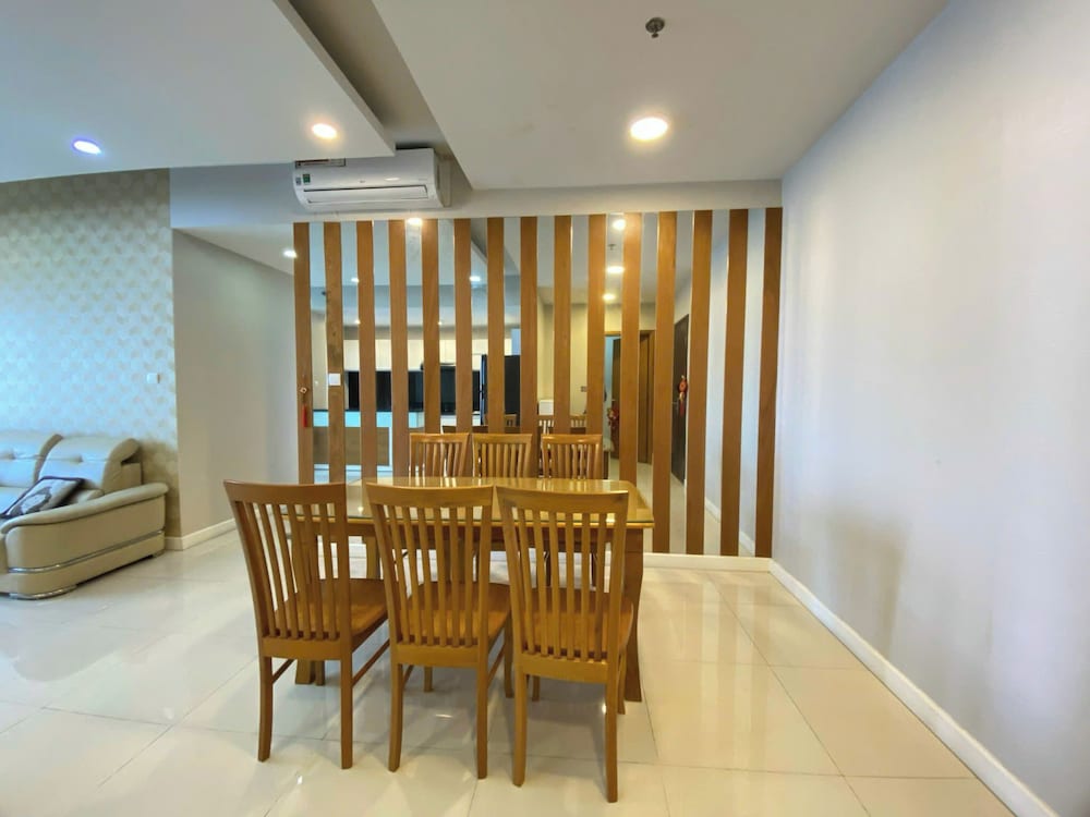 SUNRISE CITY VIEW Residences