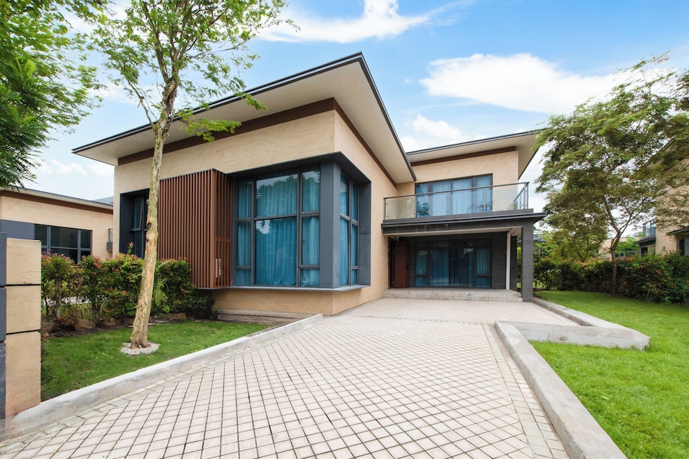 Forest City Golf Villa by A & Home Party