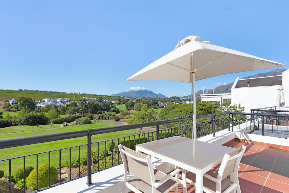 Winelands Golf Lodges at De Zalze