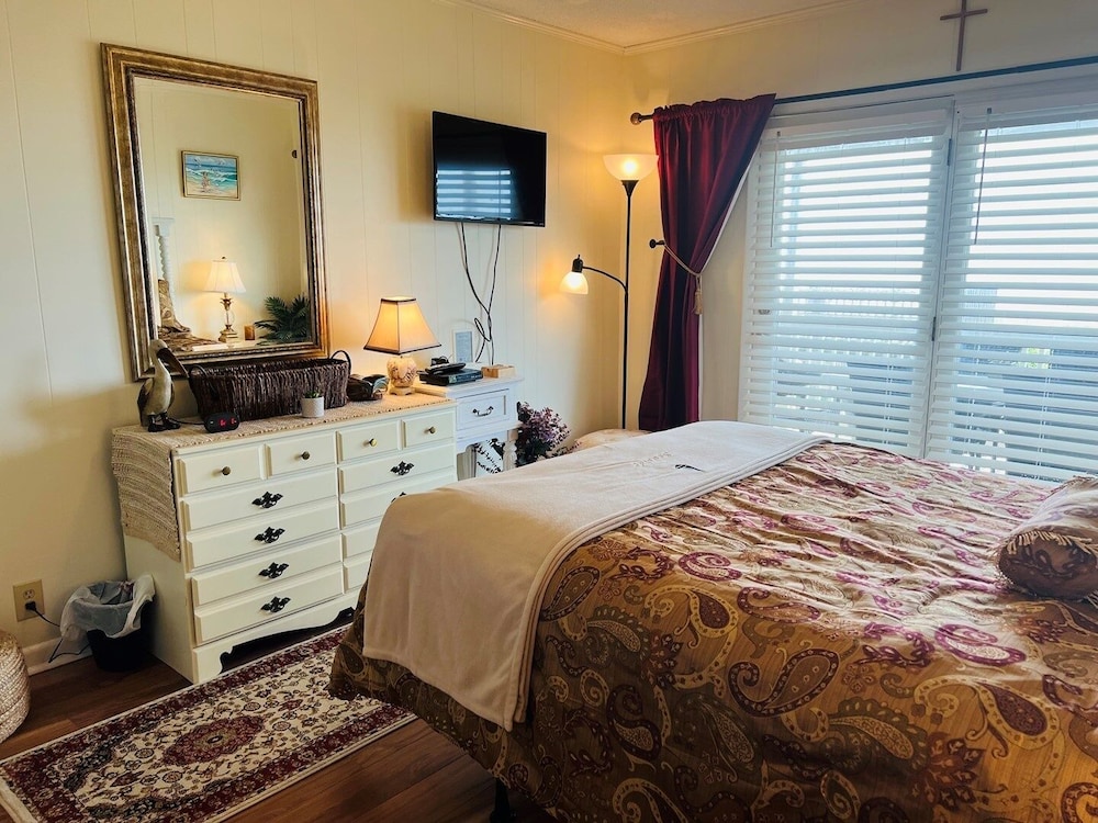 Seaside - 4 Br Home