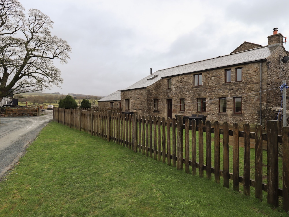Orcaber Farm Barn