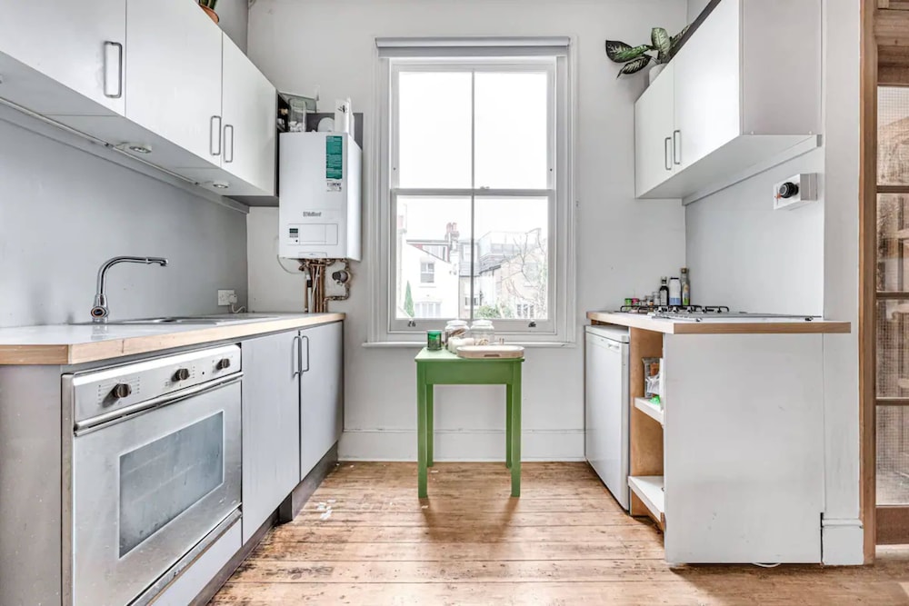 Sleek & Cosy 1BD Flat in Clapham