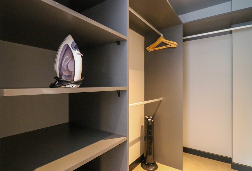 w Marvelous 1BR w Balcony in San Isidro