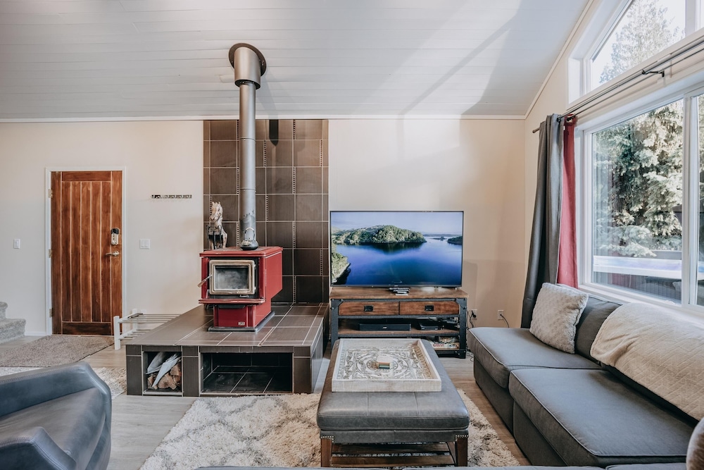 80mbr - Hot Tub - Wifi - BBQ - Wood Stove - Sleeps 7