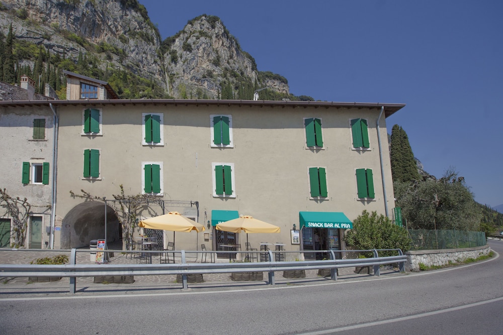 Hotel e Appartamenti al Prà de la Fam