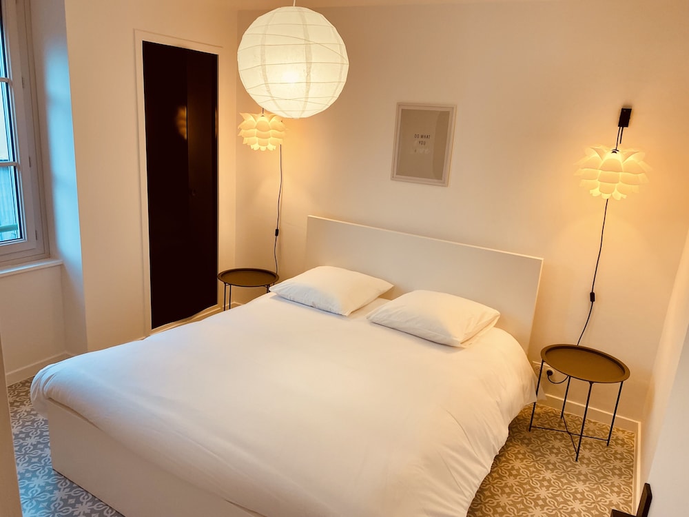 Suite 24 L'annexe view 2
