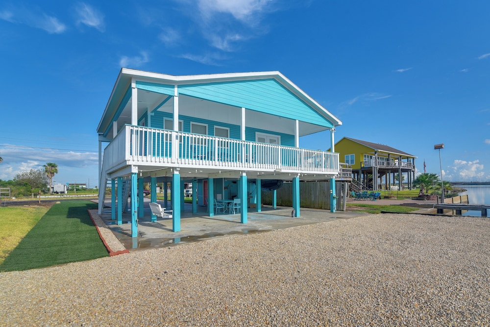 Private Bayfront Access 10 Mi to Galveston Beaches