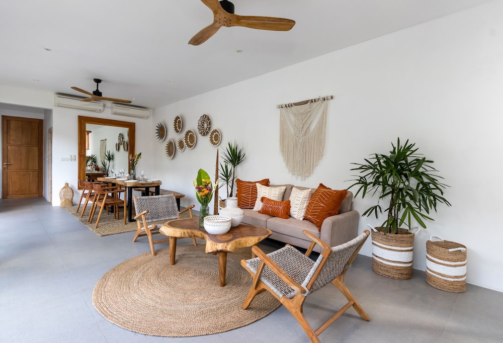 Beautiful Boho-chic 4br Tropical Villa in Pererenan Canggu