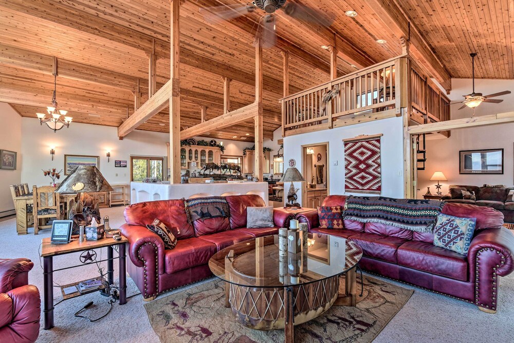 Falcon Rest: A Deluxe Angel Fire Mountain Retreat!