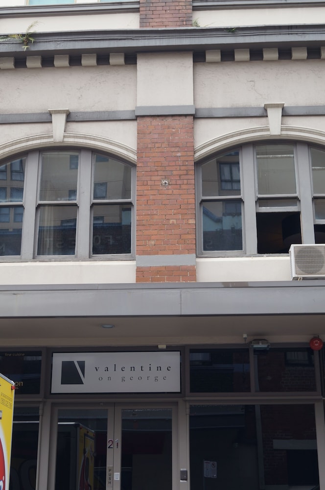 Hotel Valentine On George - Image 1