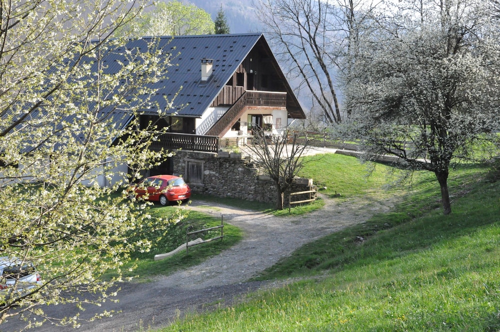 La Grange Aux Loups