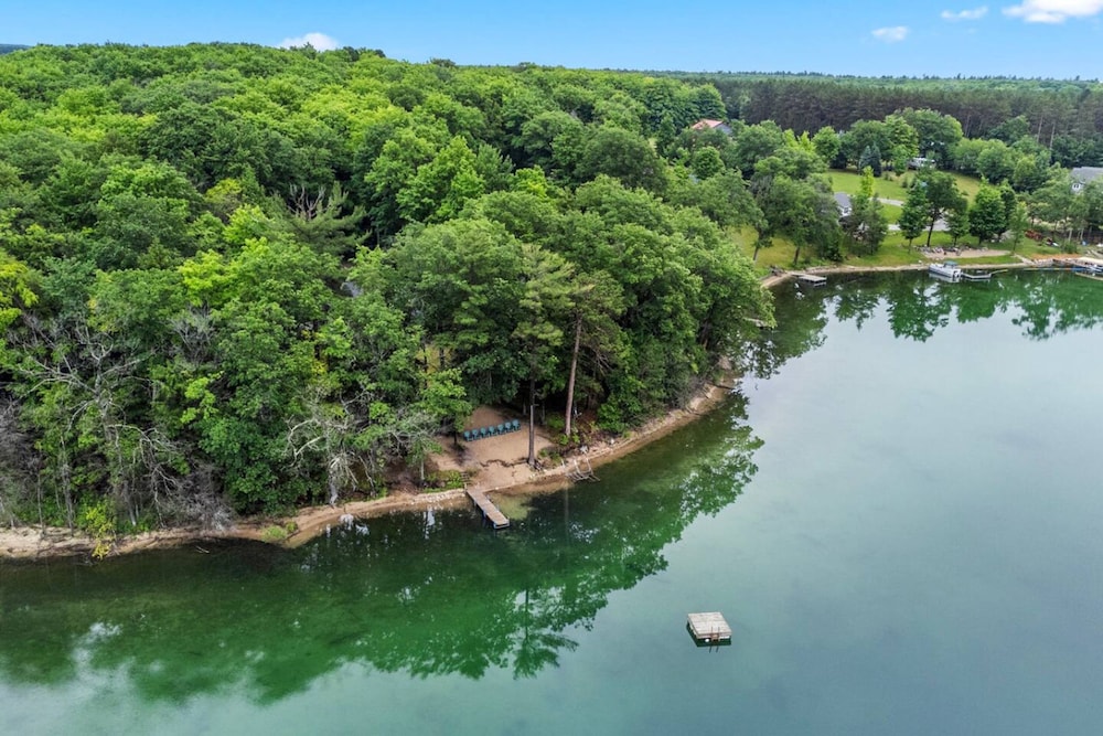 Lakeside Getaway pet Friendly