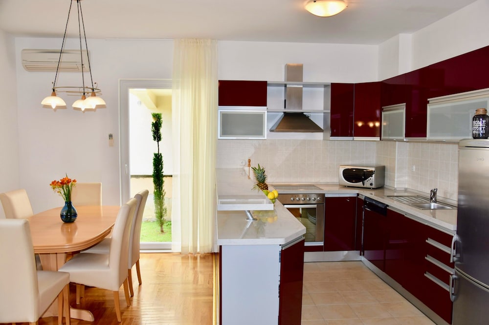 Pervanovo Apartments