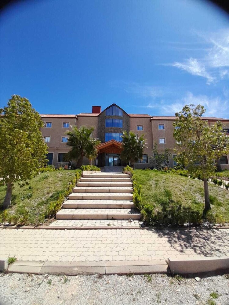 AUBERGE JOMANA PARK