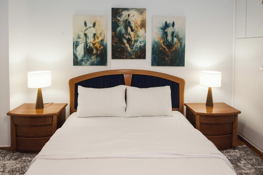 Stylish Renovated 2 Bd Apt in Exarcheia
