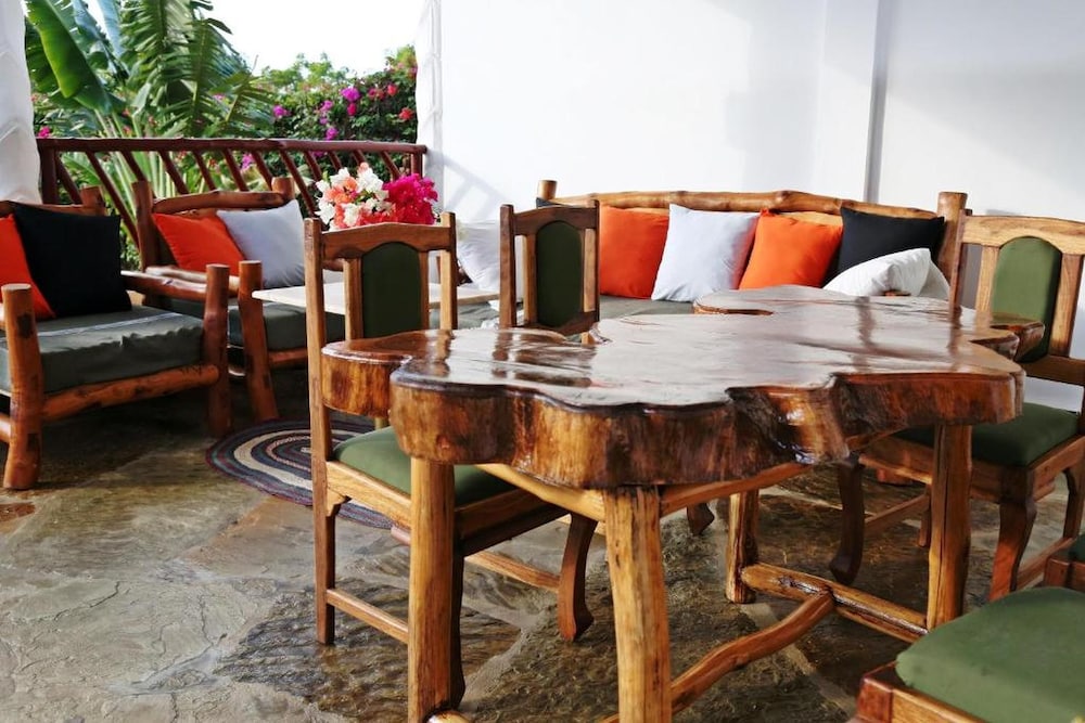 Africanhuts view 2