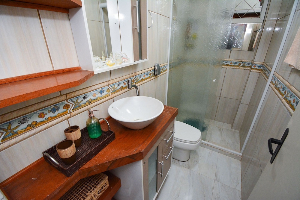 Ampla Casa com Piscina Ponta do Papagaio