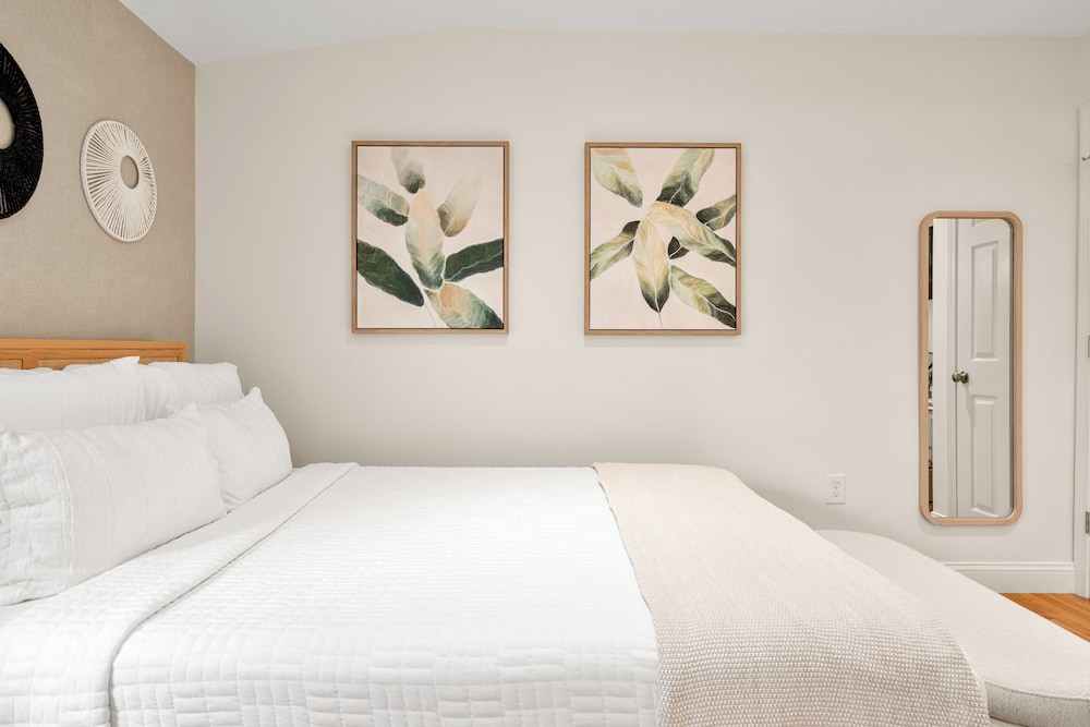 Hygge House Suites